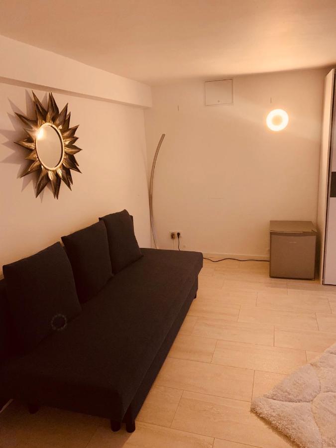 Souterrain Zimmer Mit Separatem Eingang Und Bad 뒤셀도르프 외부 사진